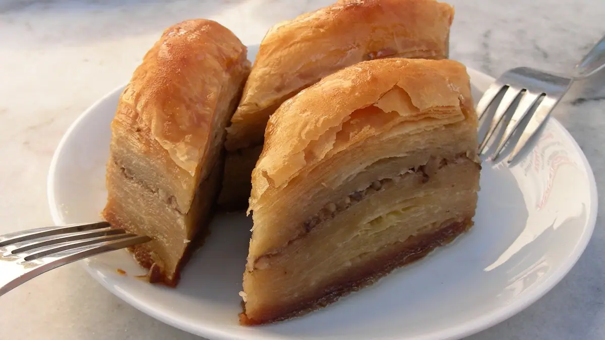 Charlies Cakery – cake shop in Matlock town centre